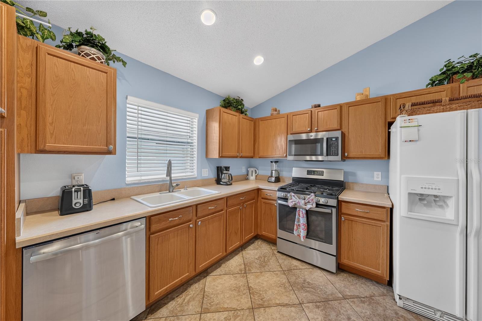 16028 Magnolia Hill St Property Photo 36