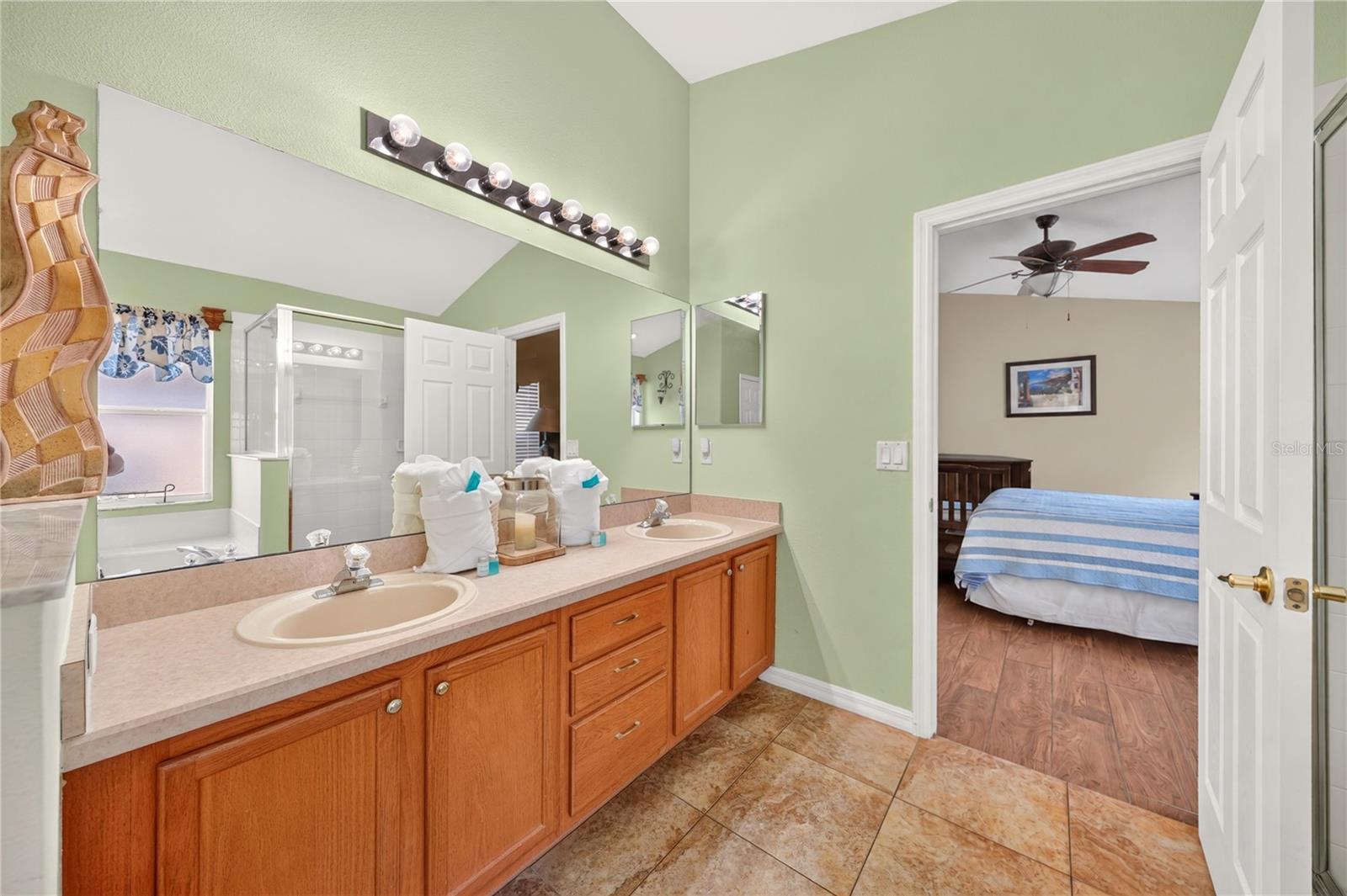 16028 Magnolia Hill St Property Photo 44