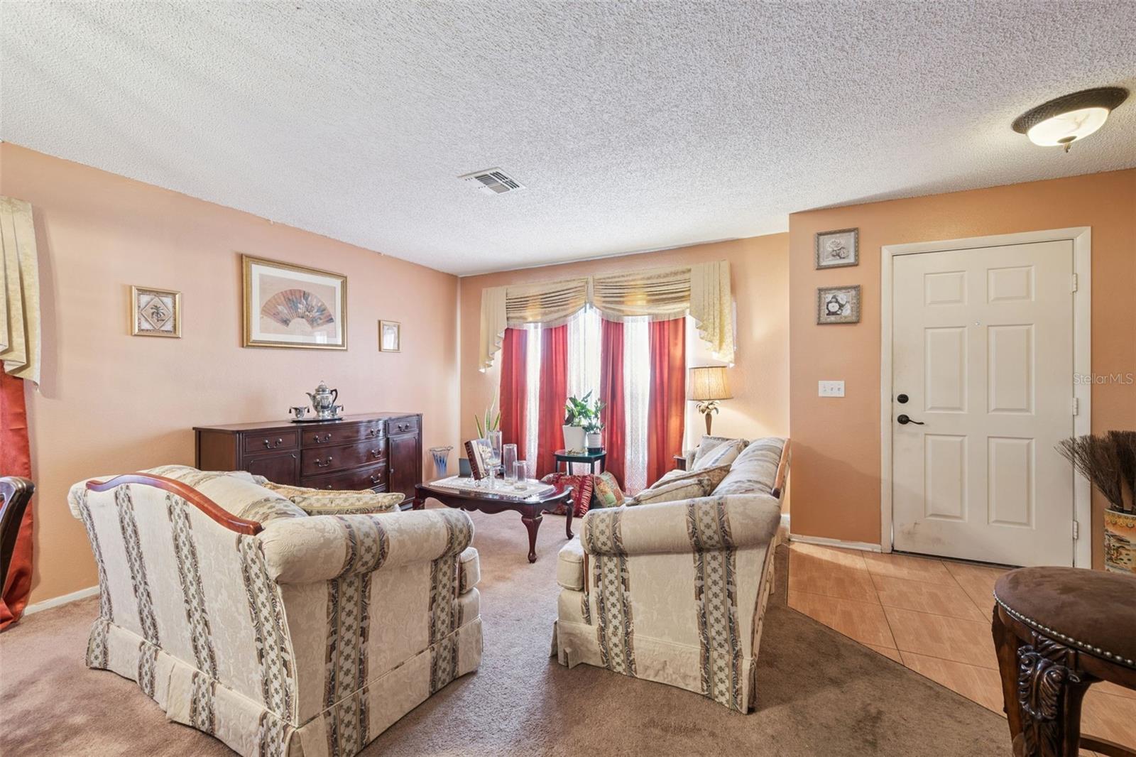1134 Kempton Chase Pkwy Property Photo 4