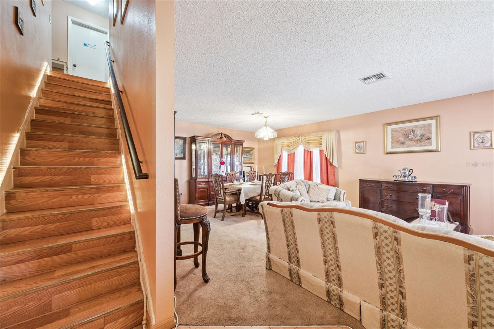 1134 Kempton Chase Pkwy Property Photo 5