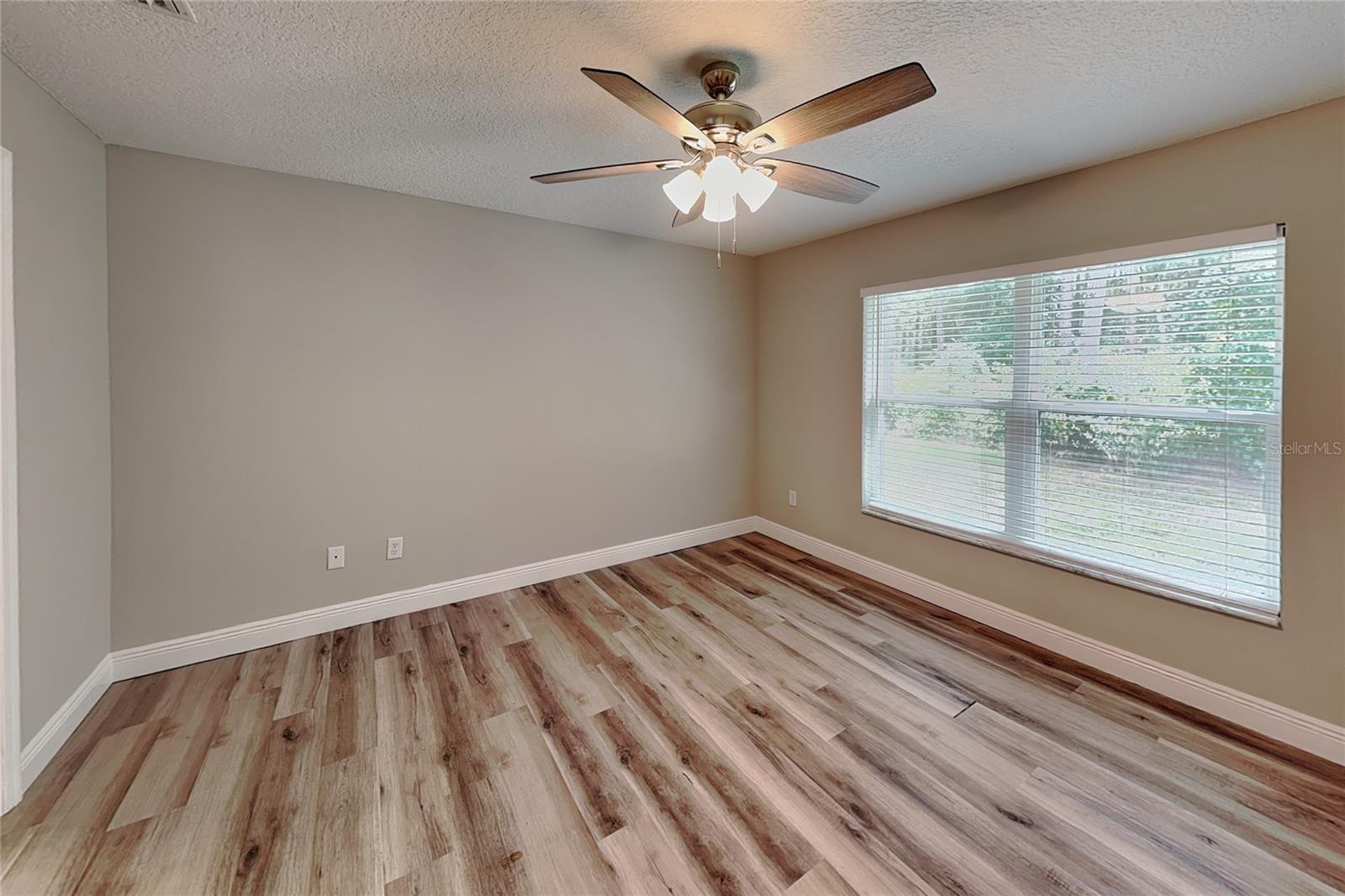1320 W Emerson Pl Property Photo 9