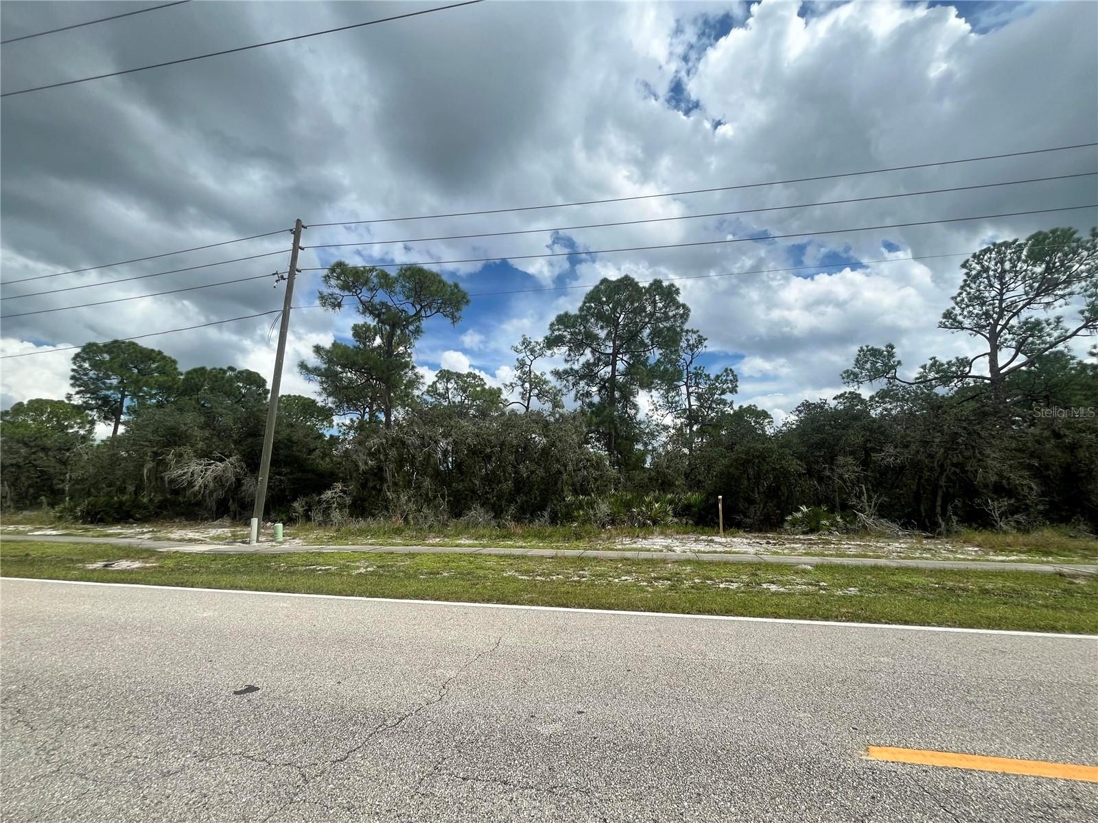 1026 Cougar Blvd Property Photo 2