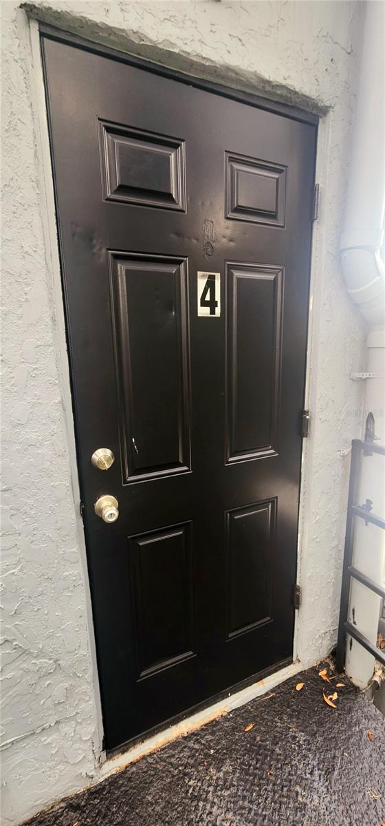 301 Se Avenue B #4 Property Photo 3