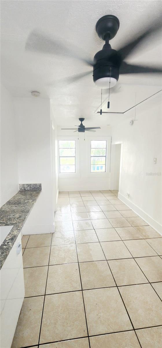 301 Se Avenue B #4 Property Photo 11