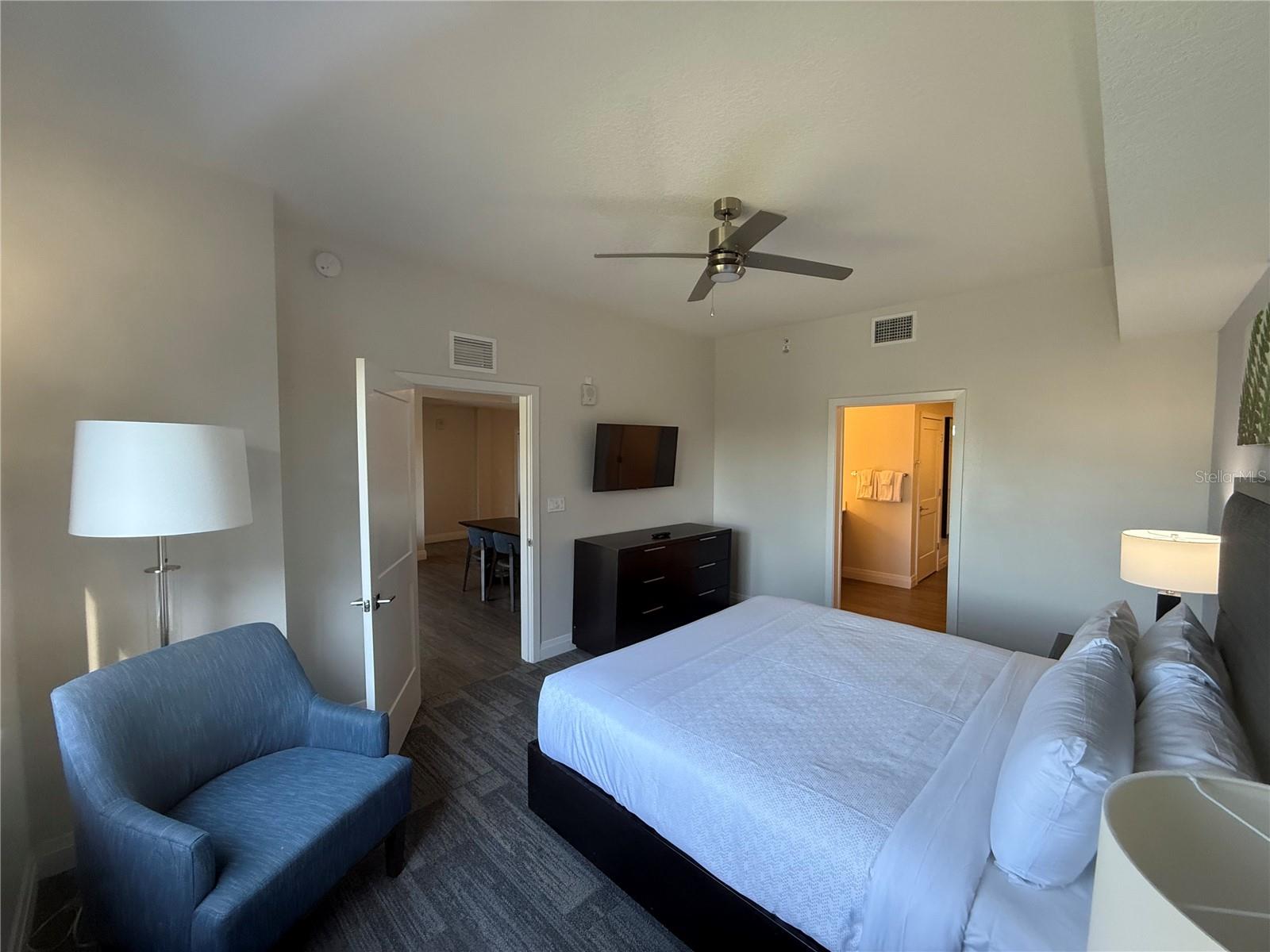 14501 Grove Resort Ave #2219 Property Photo 18