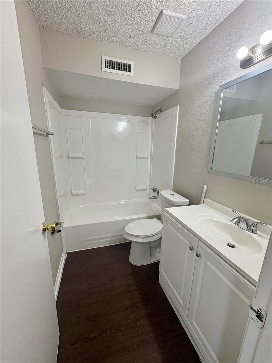325 Wymore Rd #200 Property Photo 11