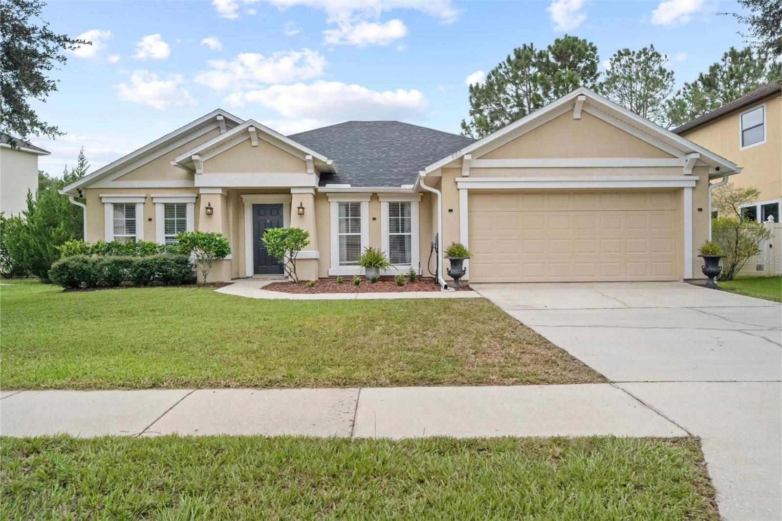 O6445456 Property Photo 2