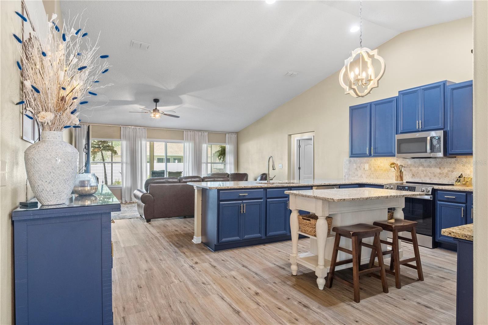 O6445456 Property Photo 12
