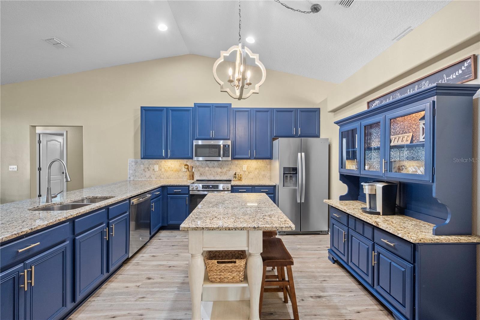 O6445456 Property Photo 13