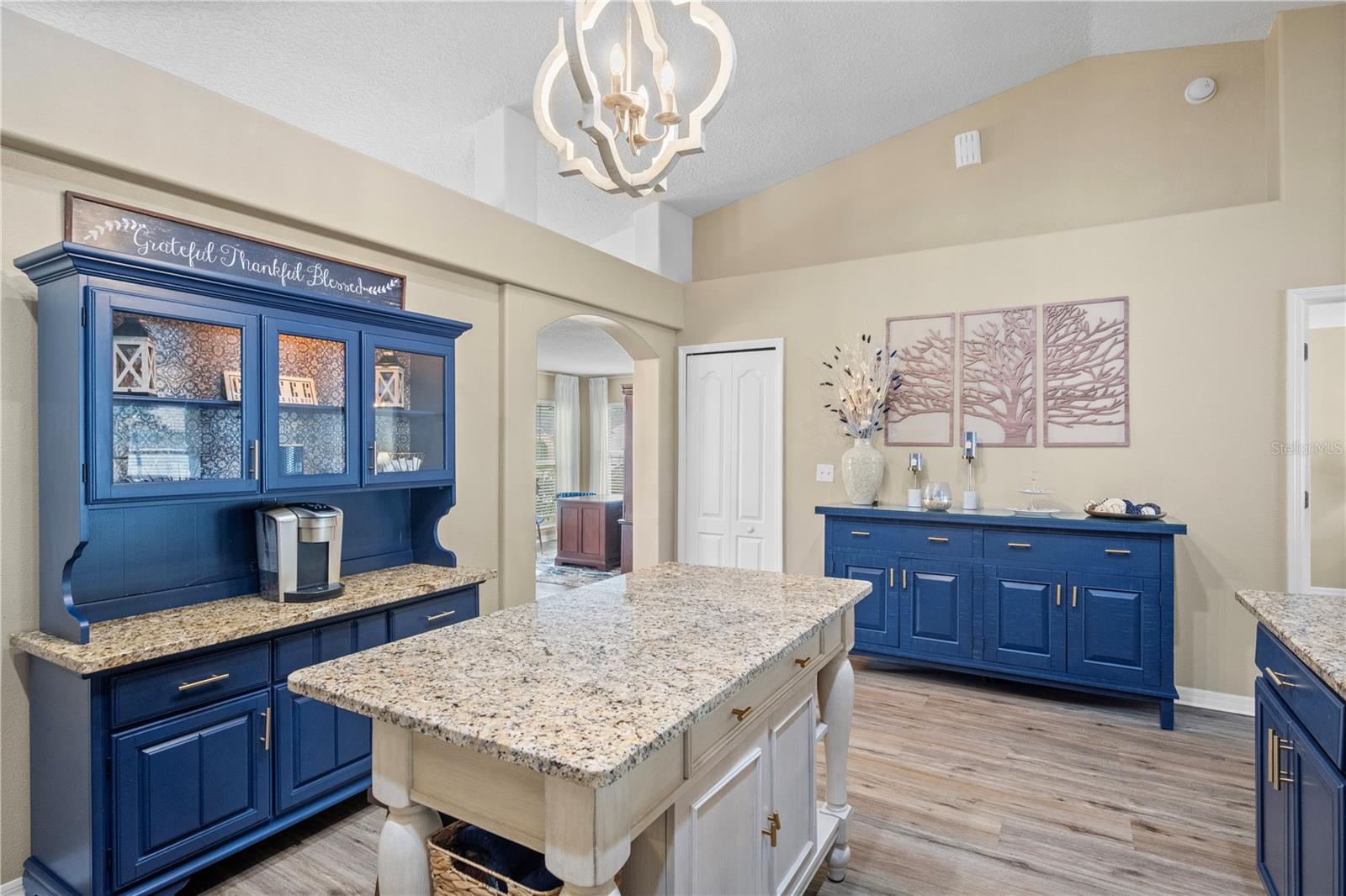 O6445456 Property Photo 14
