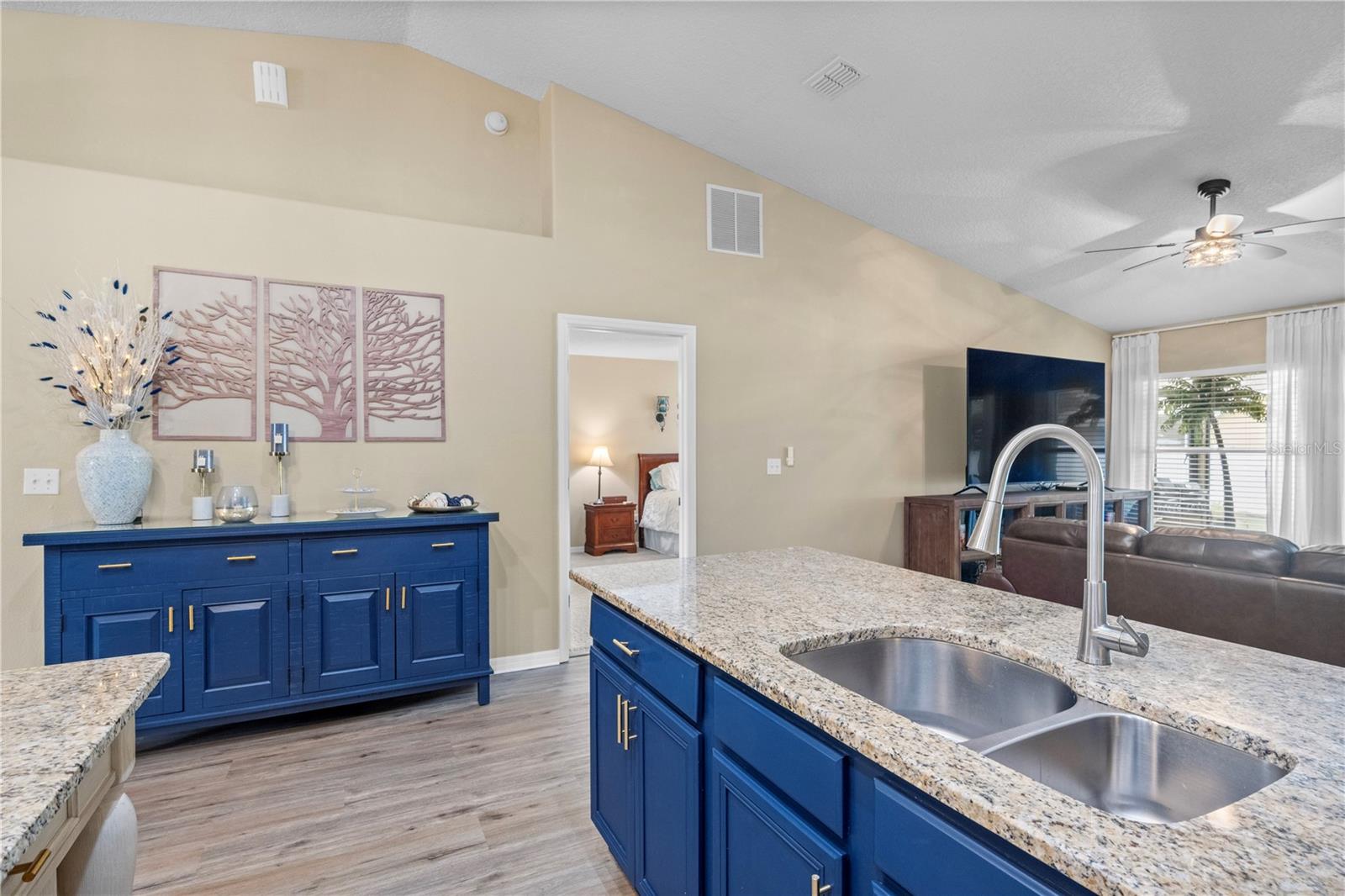 O6445456 Property Photo 17