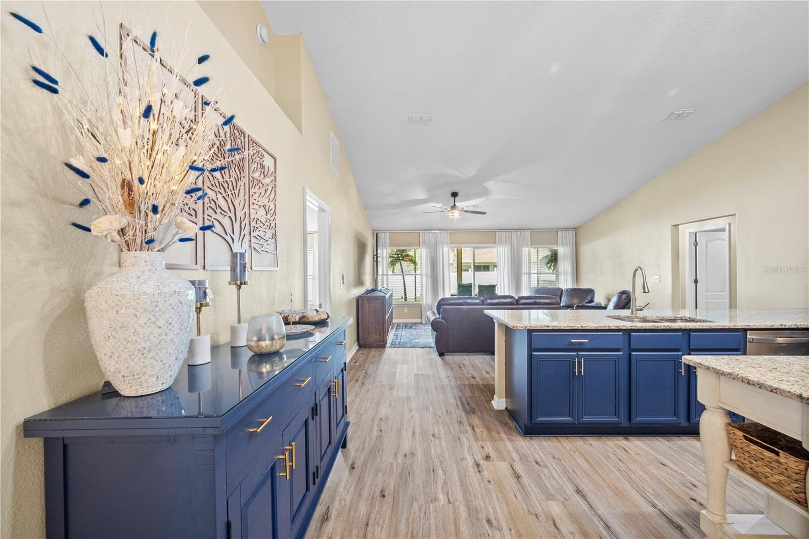 O6445456 Property Photo 21