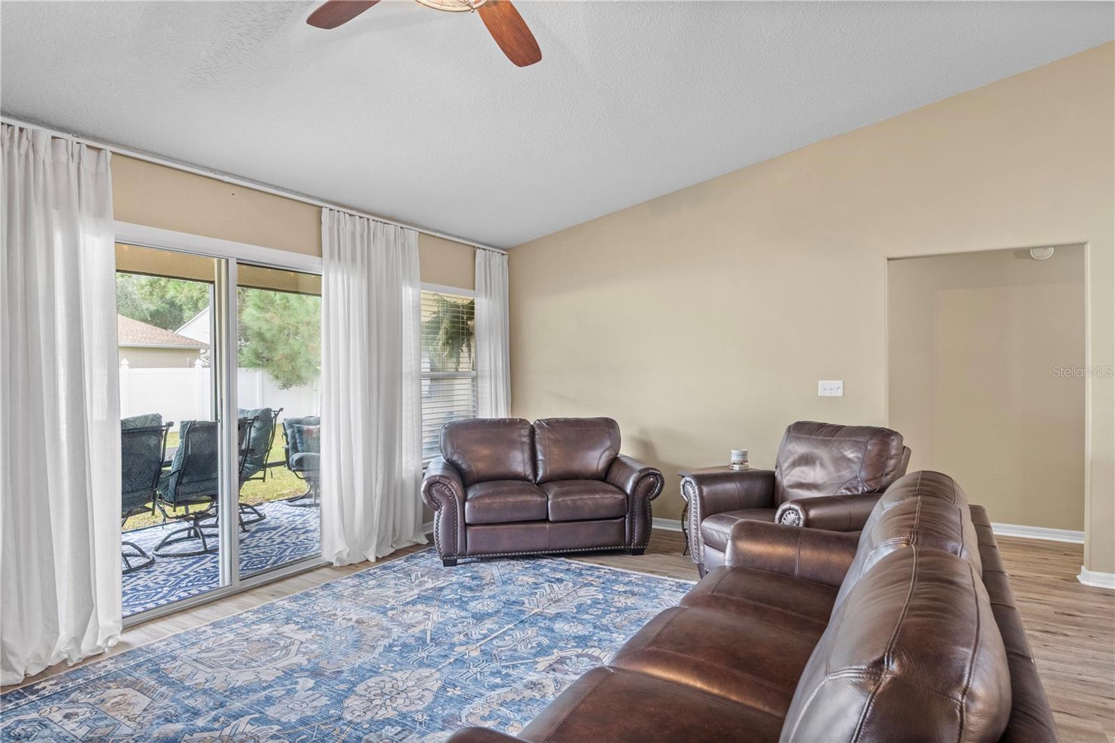 O6445456 Property Photo 22