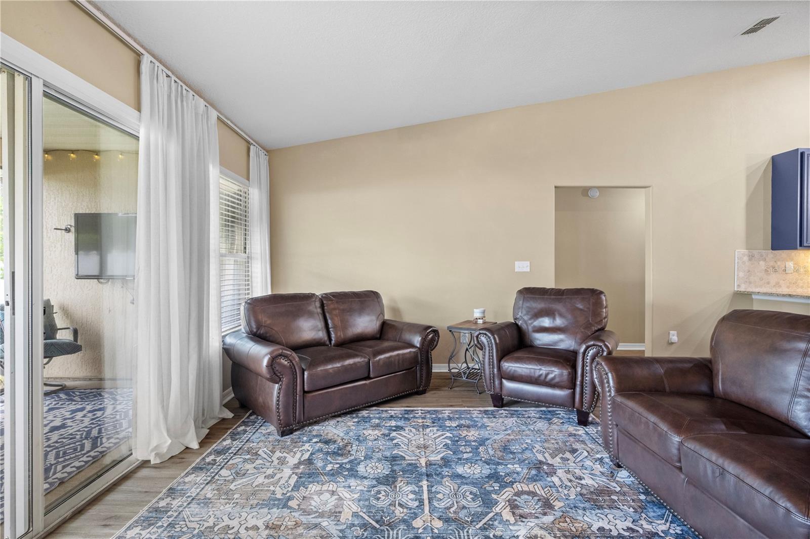 O6445456 Property Photo 25