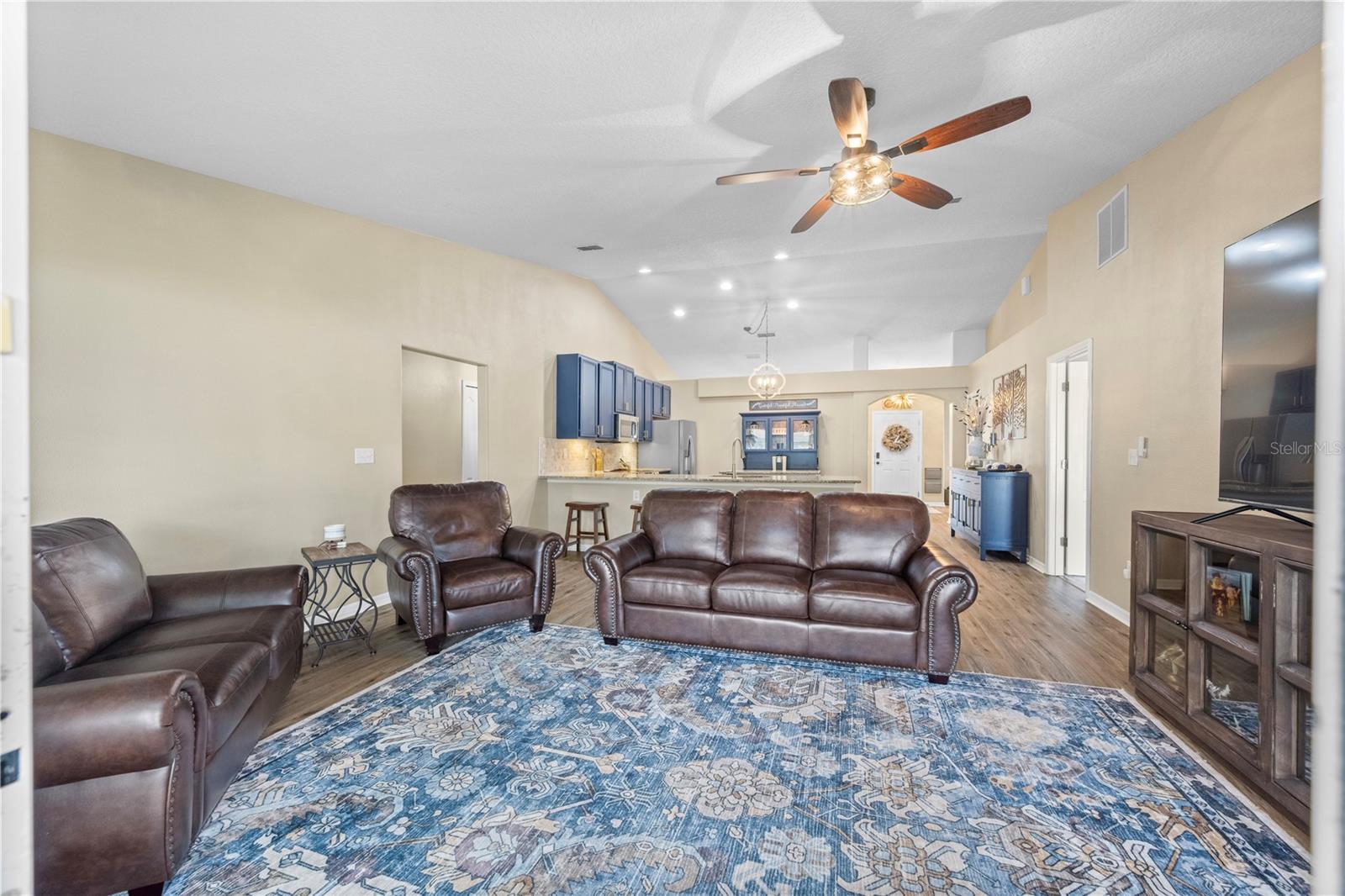 O6445456 Property Photo 26