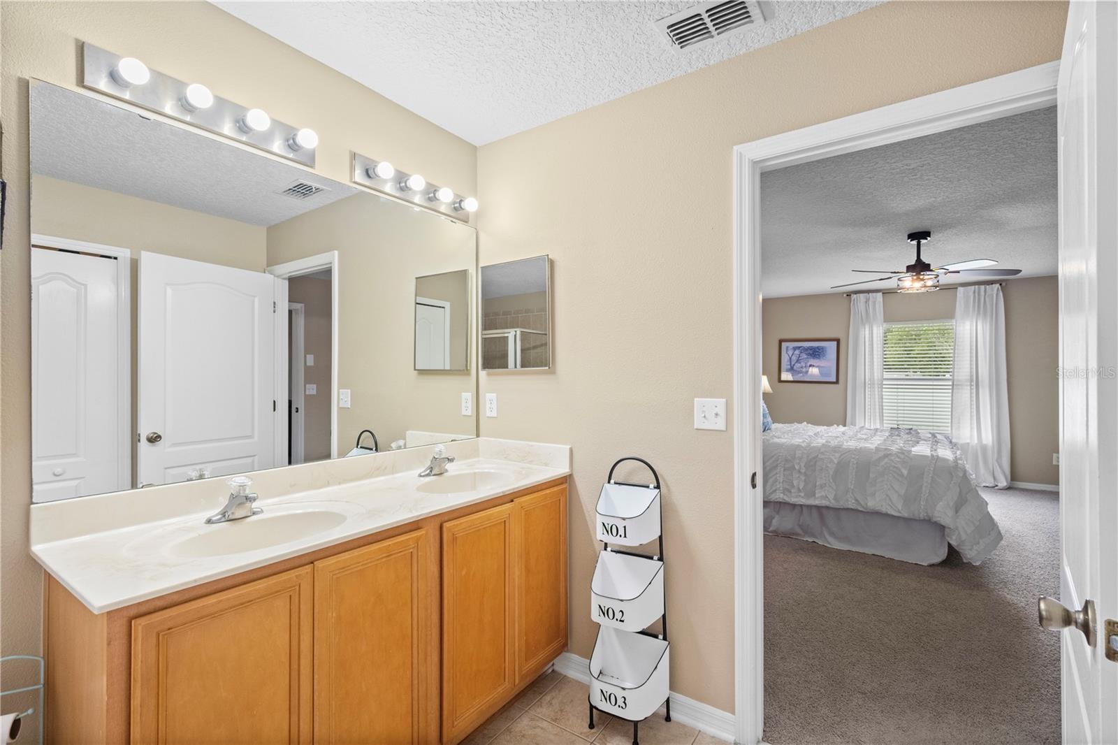 O6445456 Property Photo 32