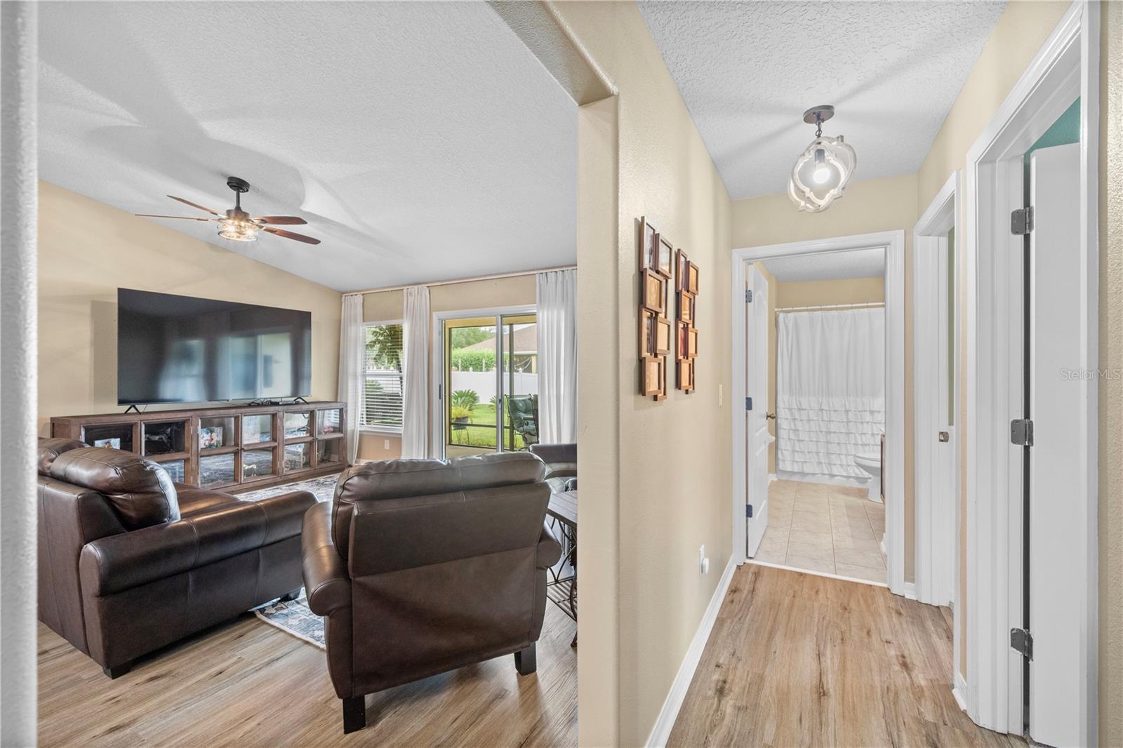 O6445456 Property Photo 35