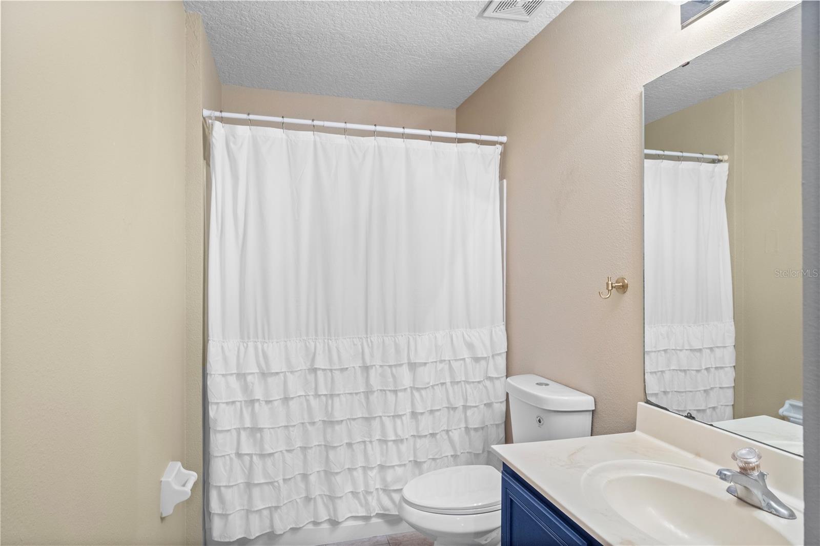 O6445456 Property Photo 36