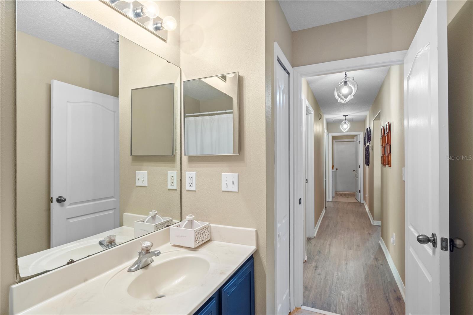 O6445456 Property Photo 37