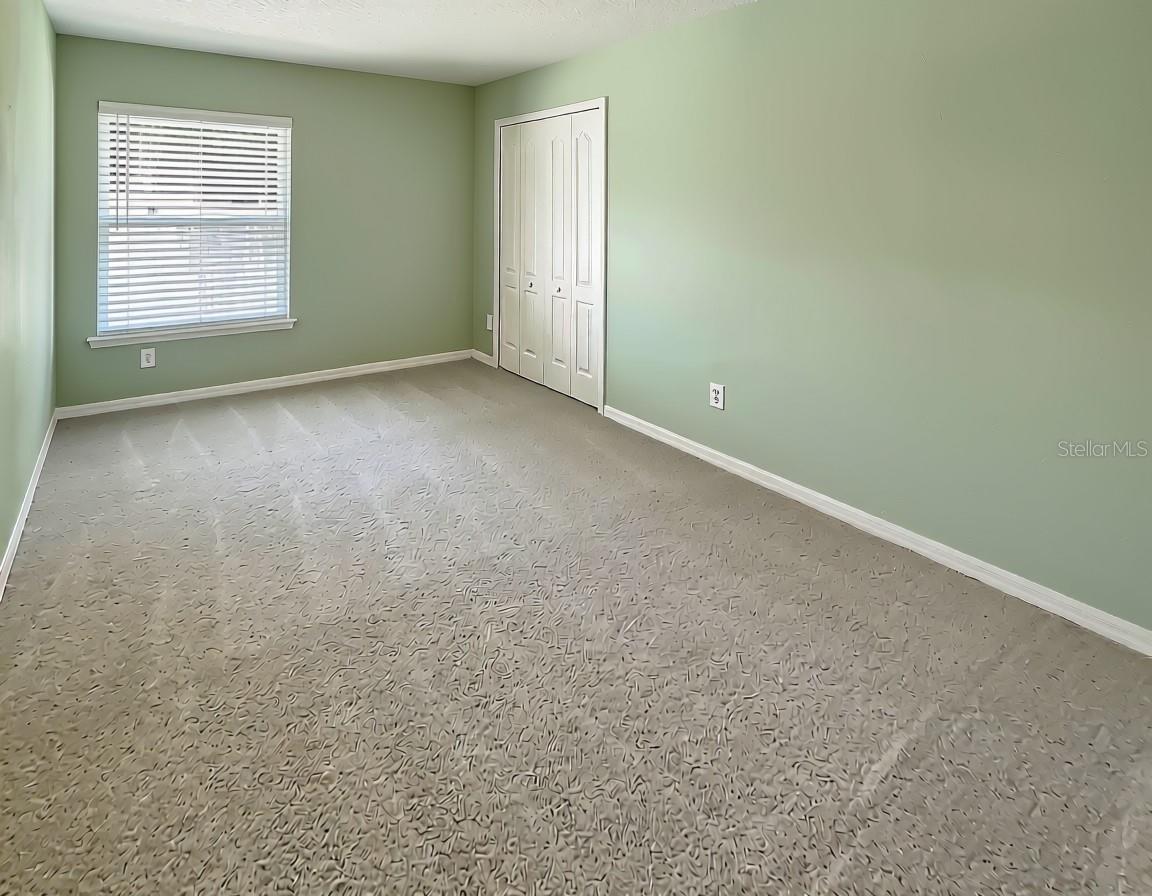 O6445456 Property Photo 43