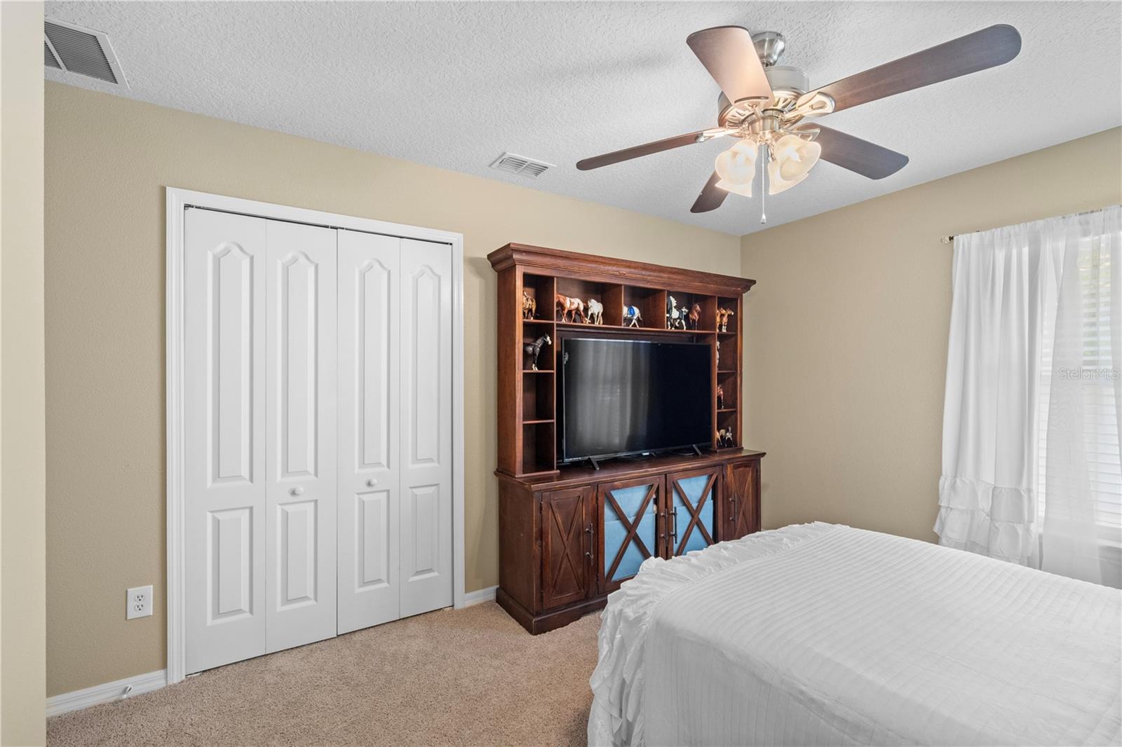O6445456 Property Photo 51
