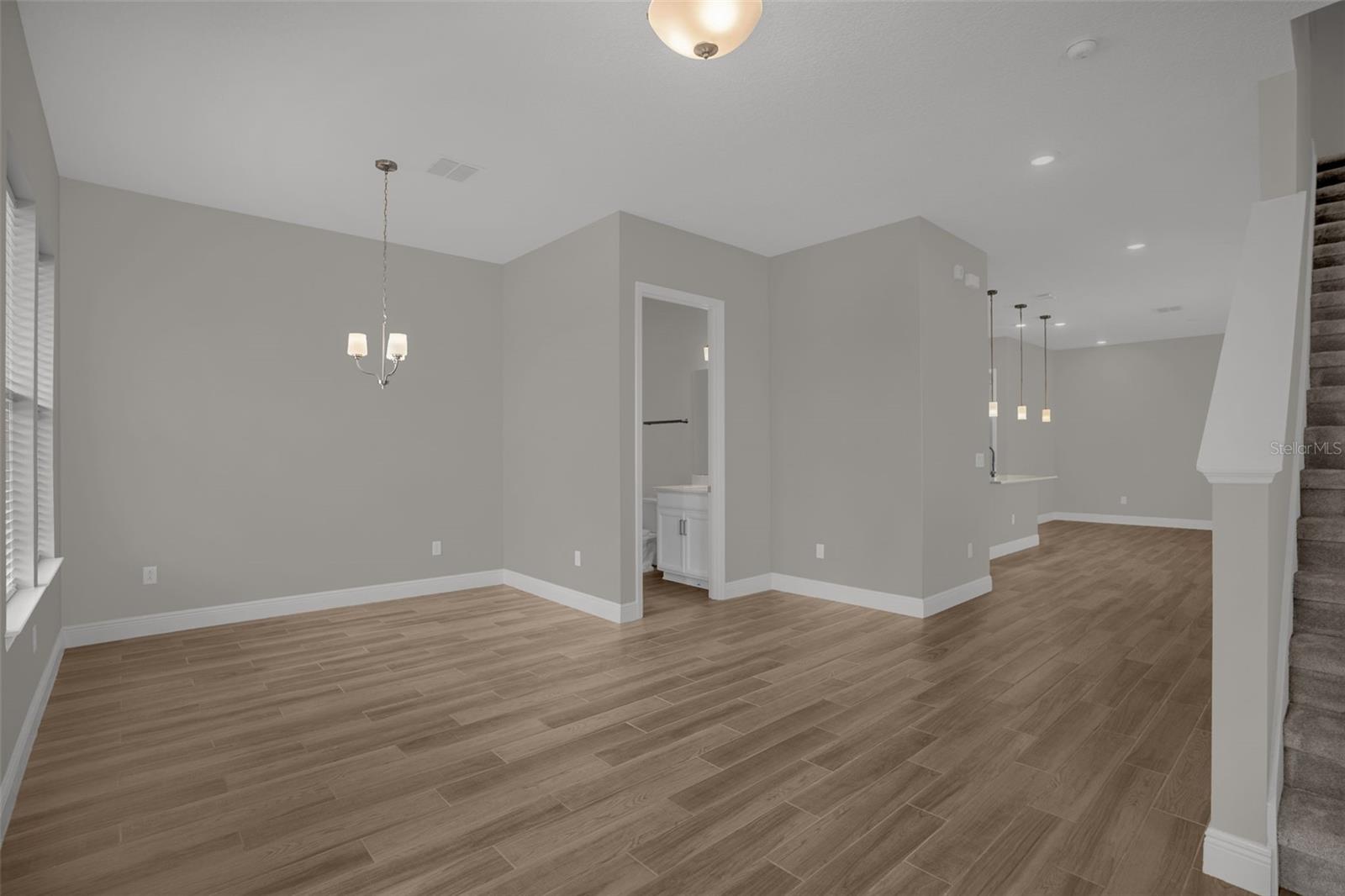 6495 Cyrils Dr Property Photo 6