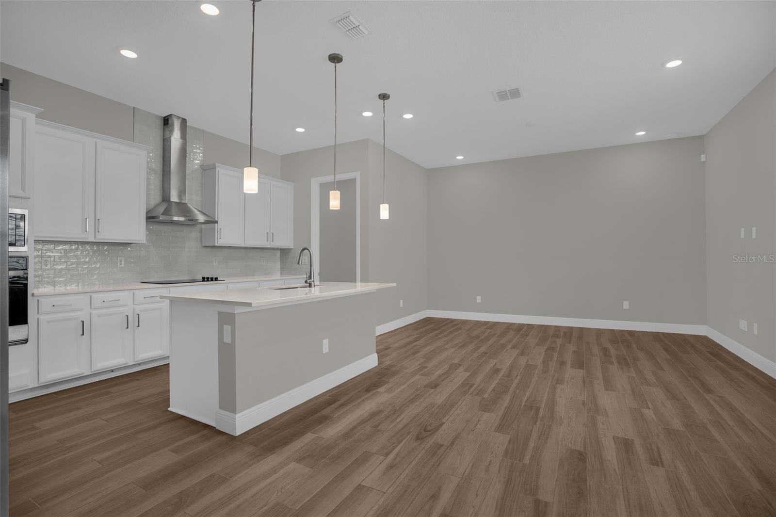 6495 Cyrils Dr Property Photo 11