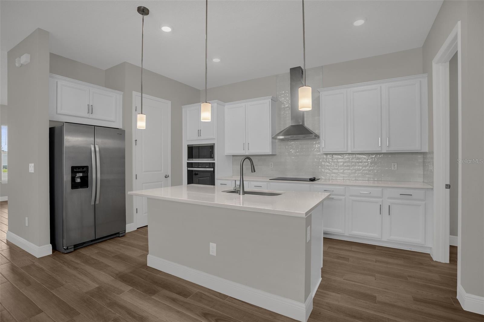 6495 Cyrils Dr Property Photo 13