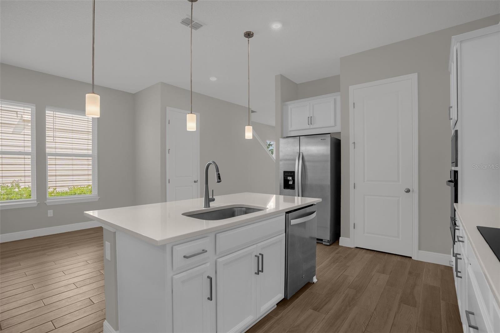 6495 Cyrils Dr Property Photo 15