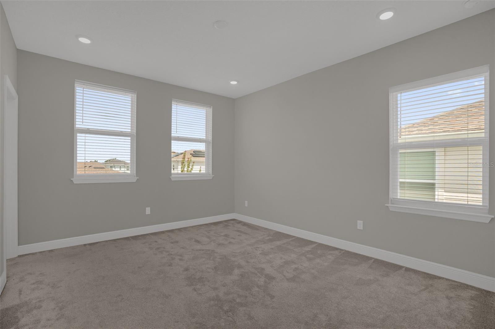 6495 Cyrils Dr Property Photo 20
