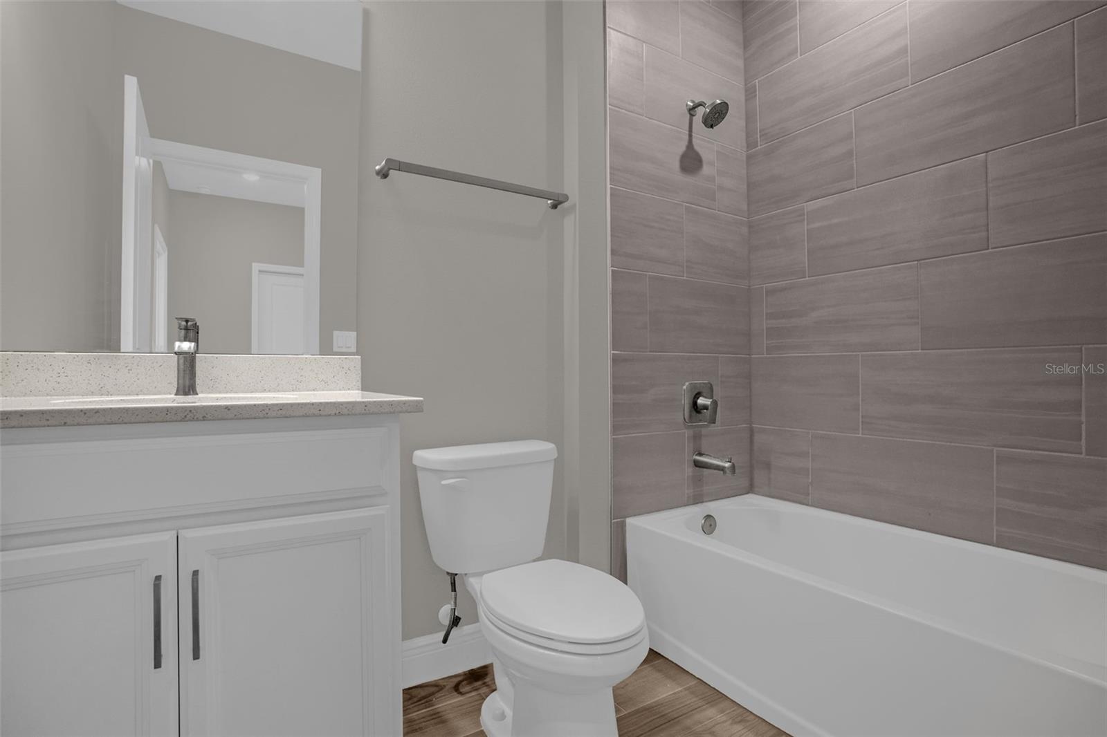 6495 Cyrils Dr Property Photo 27