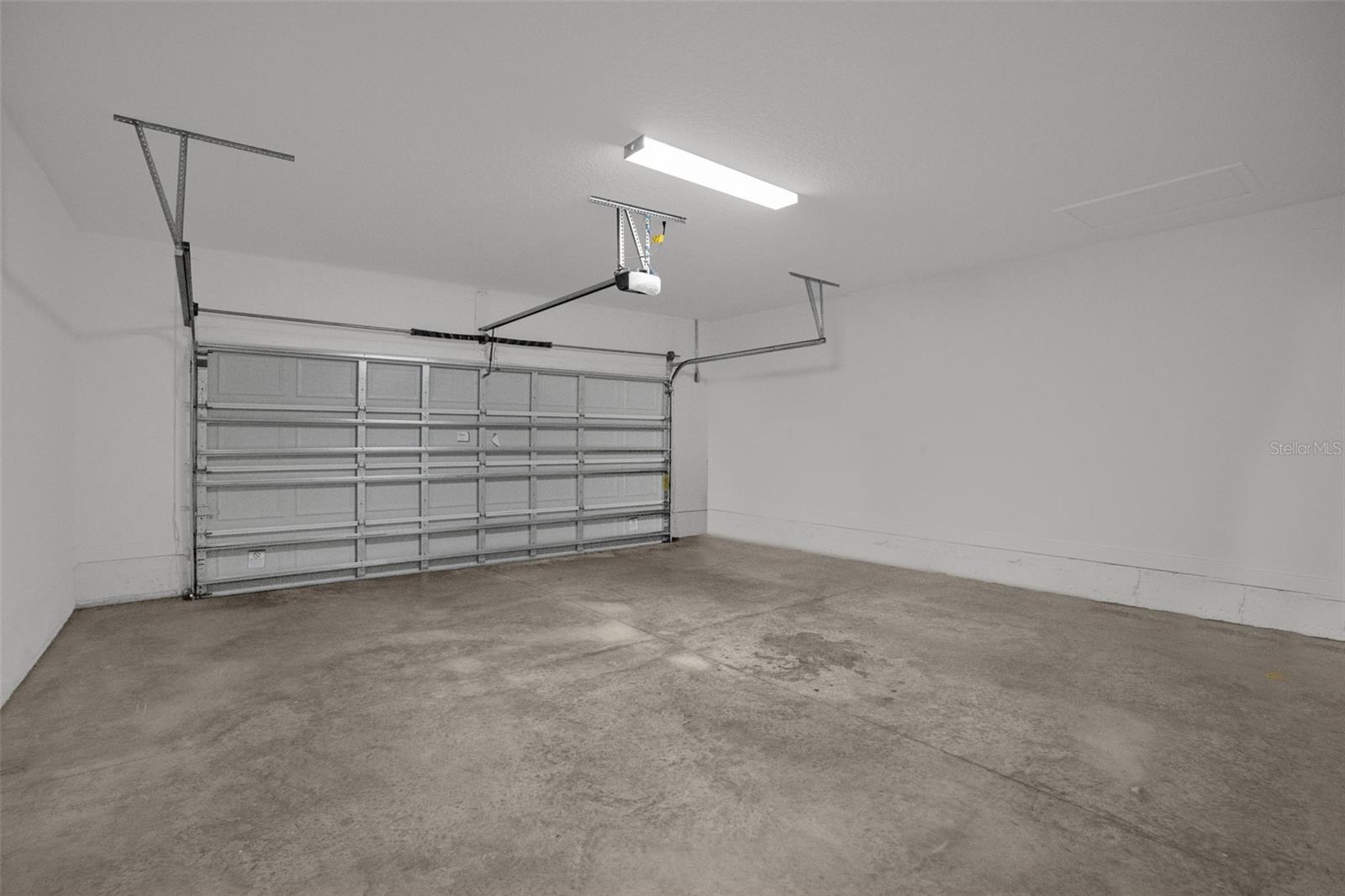 6495 Cyrils Dr Property Photo 31