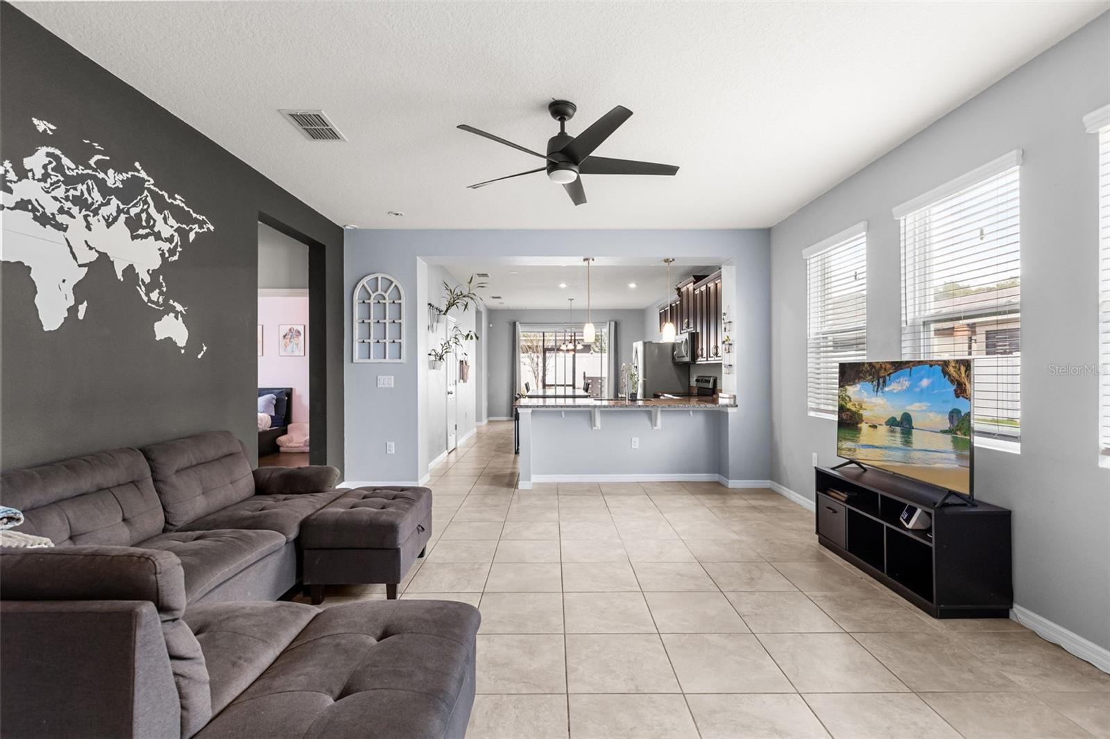 2401 Avian Loop Property Photo 4
