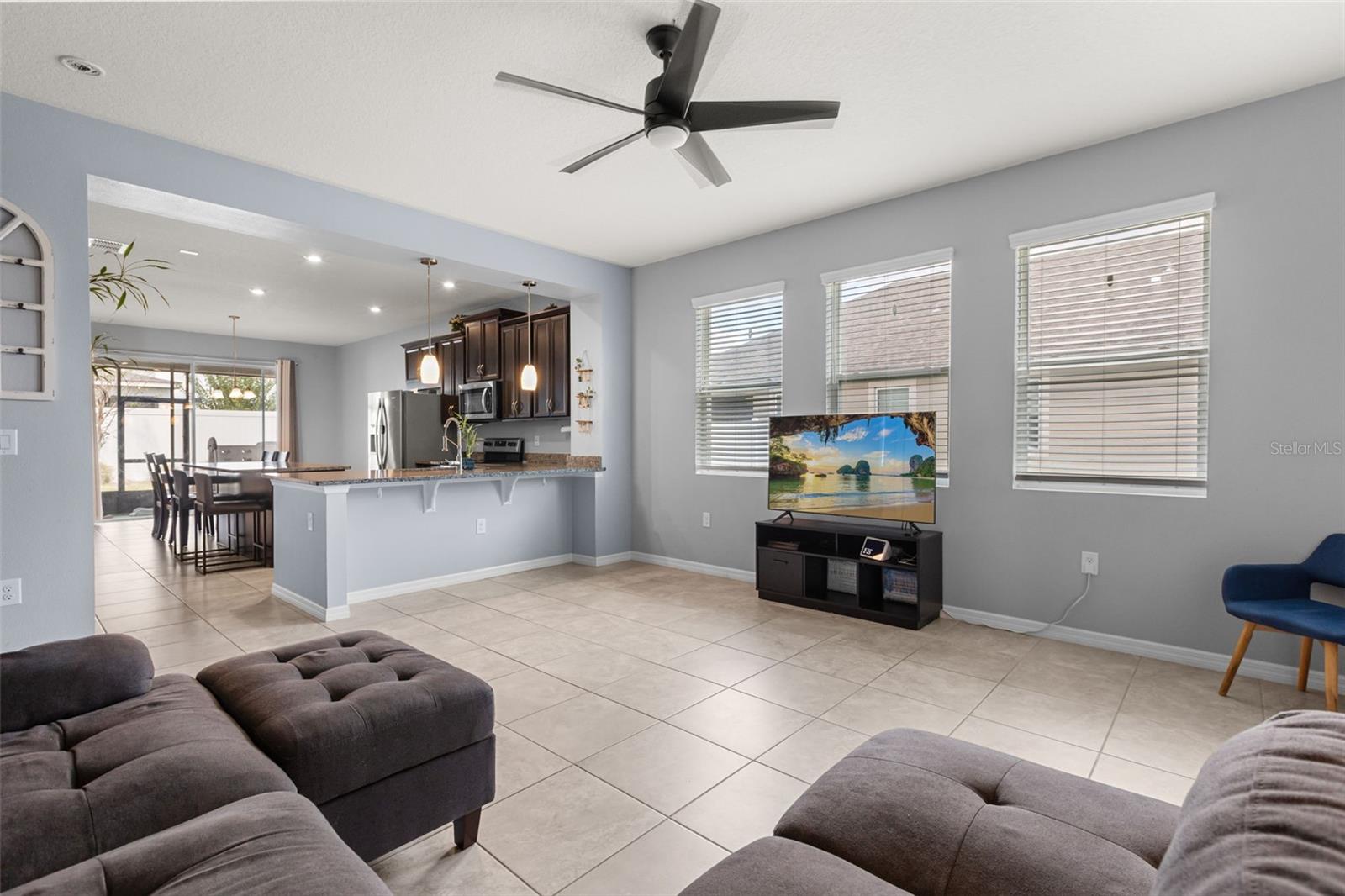2401 Avian Loop Property Photo 5