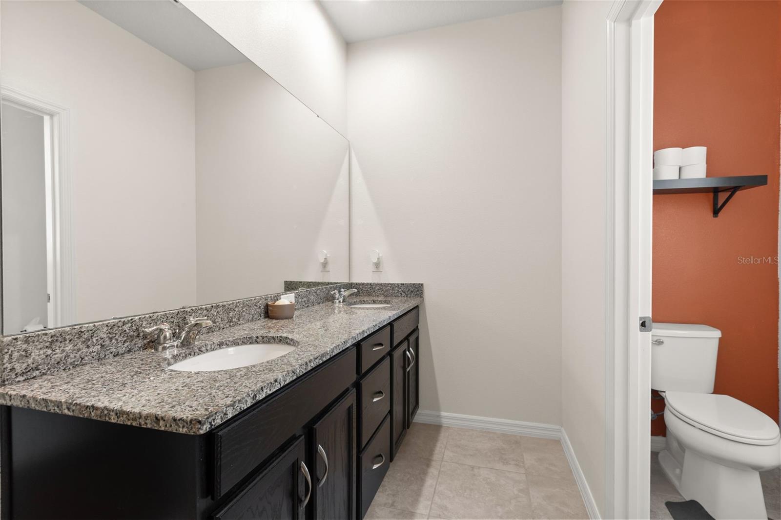 2401 Avian Loop Property Photo 18