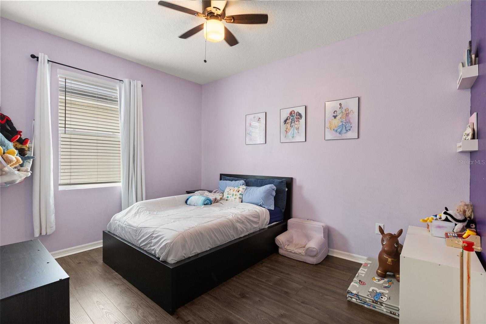 2401 Avian Loop Property Photo 19