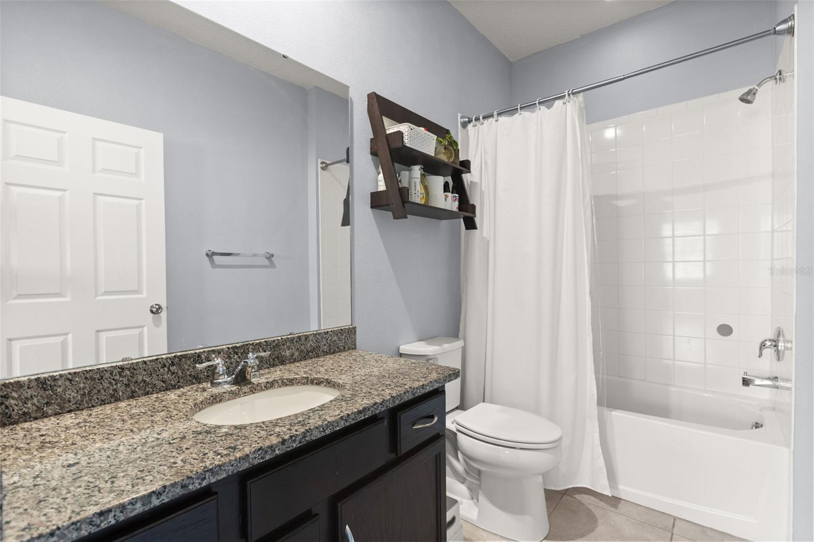 2401 Avian Loop Property Photo 21
