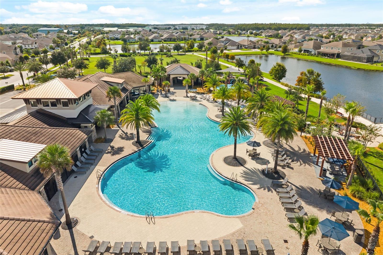 2401 Avian Loop Property Photo 32