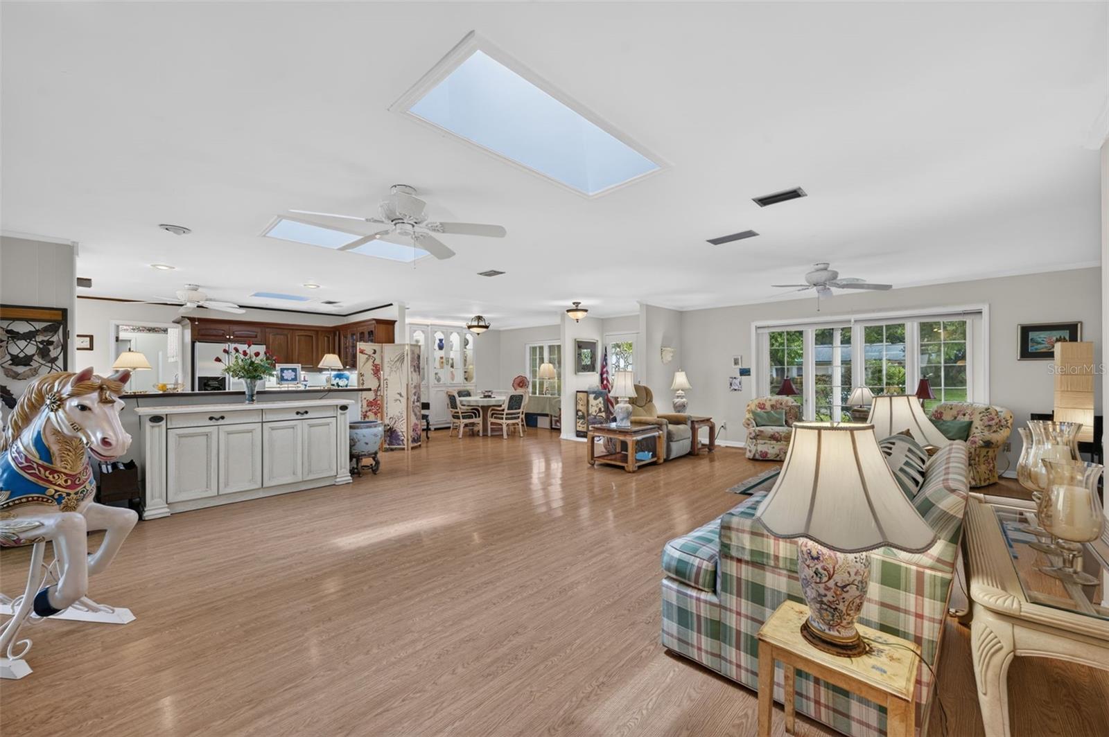 120 Lake Destiny Trl Property Photo 4