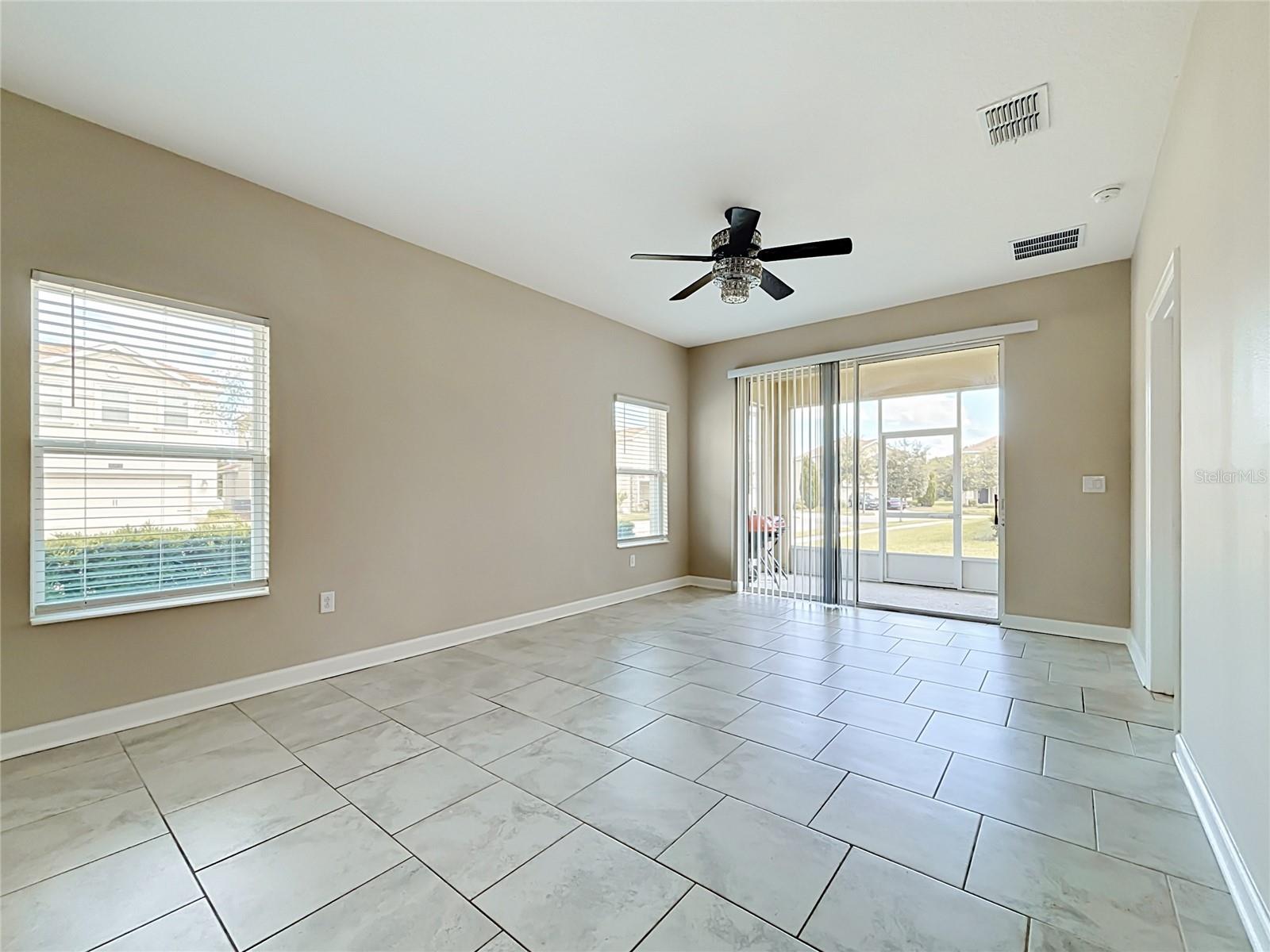 1051 Quaker Ridge Ln Property Photo 15
