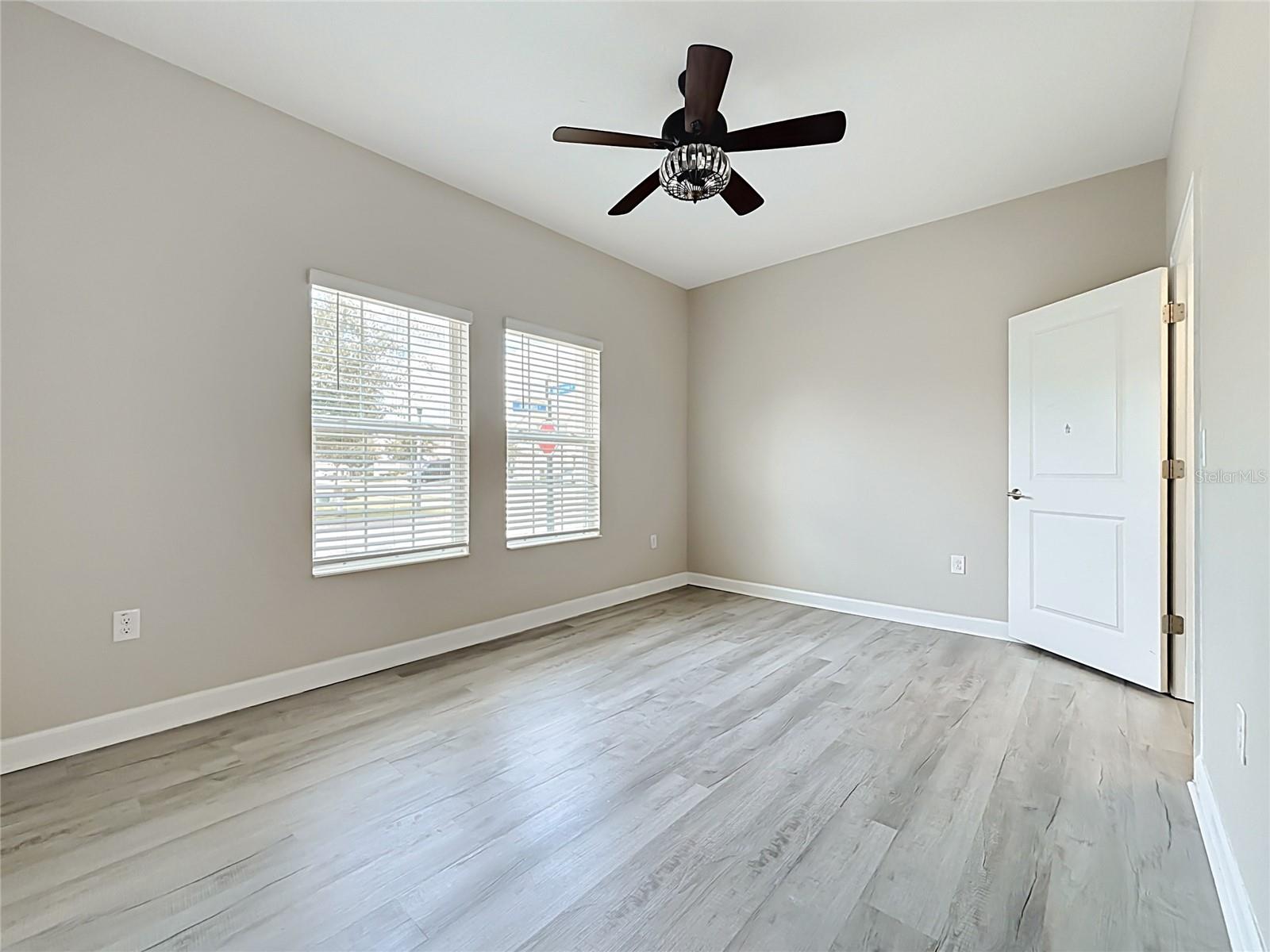 1051 Quaker Ridge Ln Property Photo 27