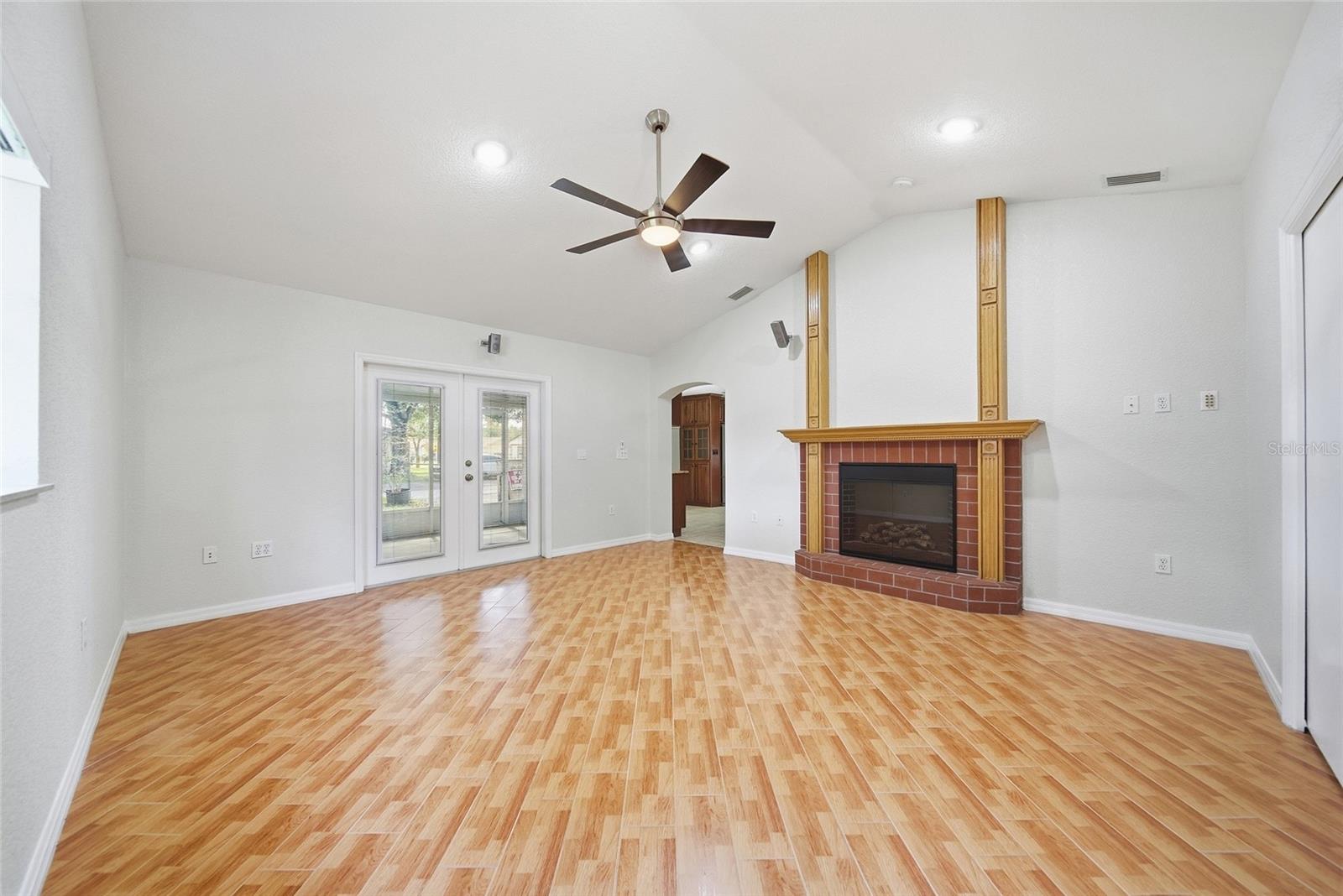 9401 N Rome Cir Property Photo 5