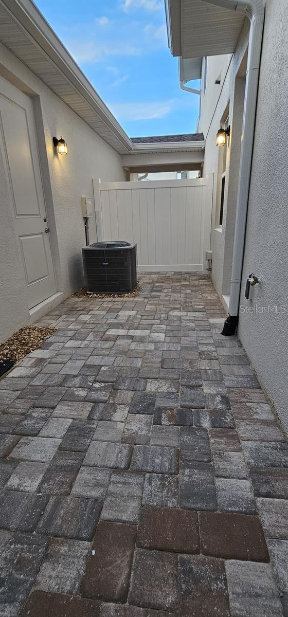 14031 Lochend Way Property Photo 10
