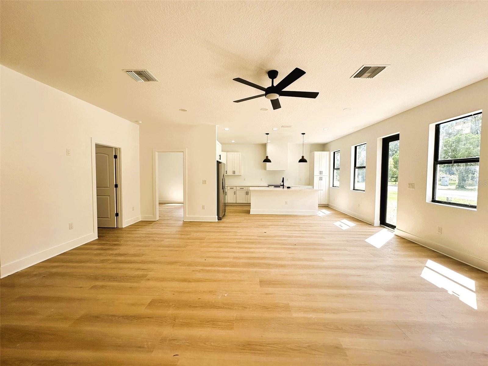 2507 Fairview Ave Property Photo 12