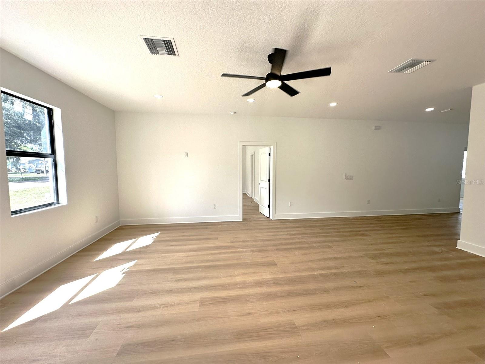 2507 Fairview Ave Property Photo 27