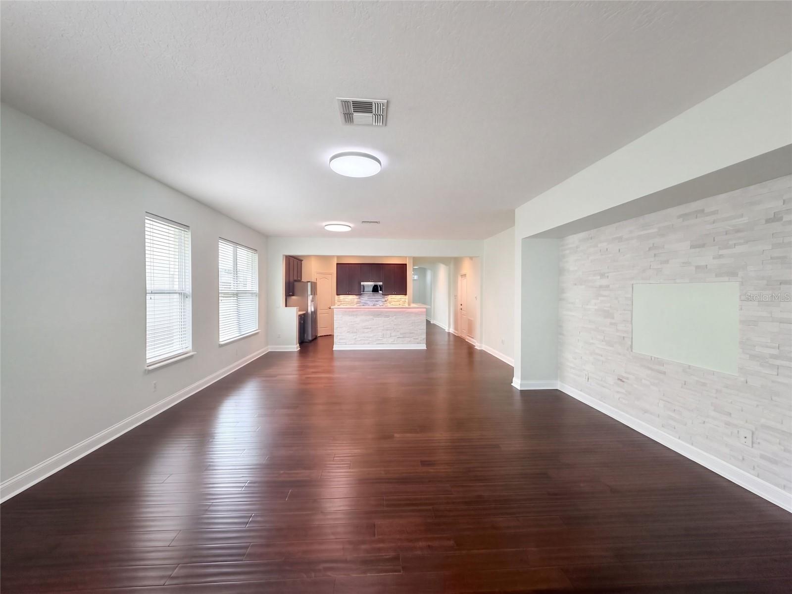 7271 Londale Blvd Property Photo 3