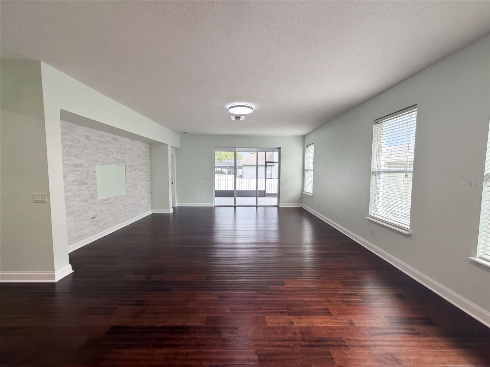 7271 Londale Blvd Property Photo 13