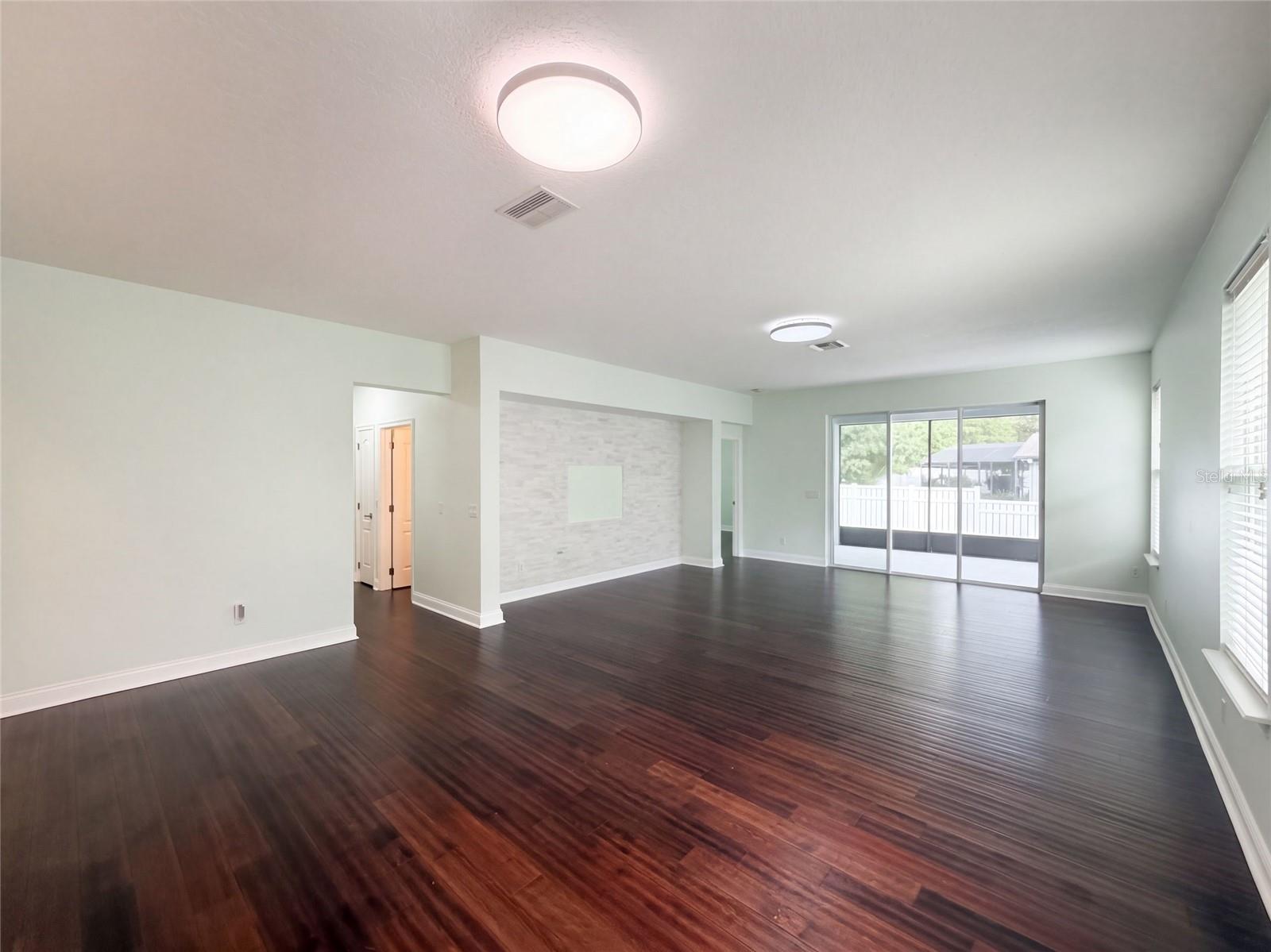 7271 Londale Blvd Property Photo 14