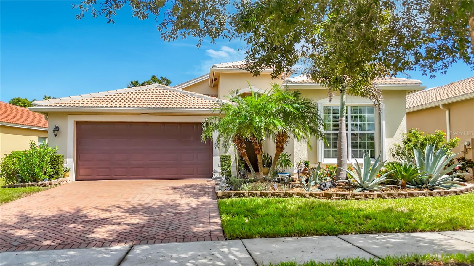16144 Coquina Bay Ln Property Photo 2
