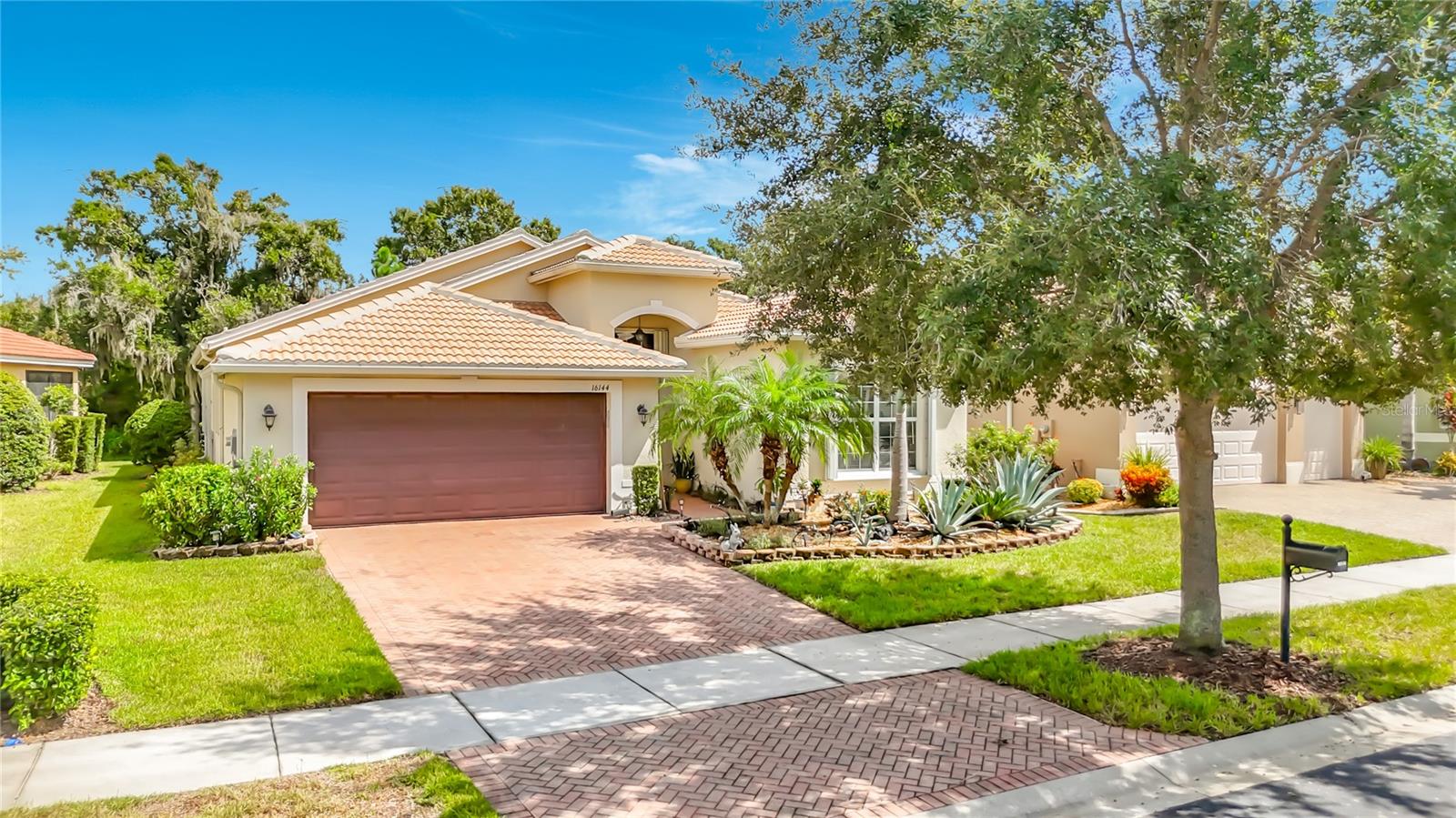 16144 Coquina Bay Ln Property Photo 3